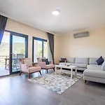 Kızılağaçta özel Havuzlu Geniş Bahçeli Lüks *