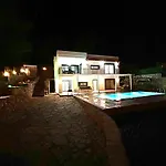 Kizilagacta Oezel Havuzlu Genis Bahceli Lueks * Bodrum
