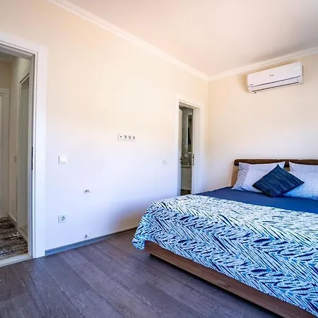 Kizilagacta Oezel Havuzlu Genis Bahceli Lueks Holiday home