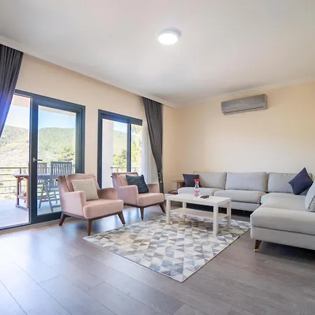 Kizilagacta Oezel Havuzlu Genis Bahceli Lueks *