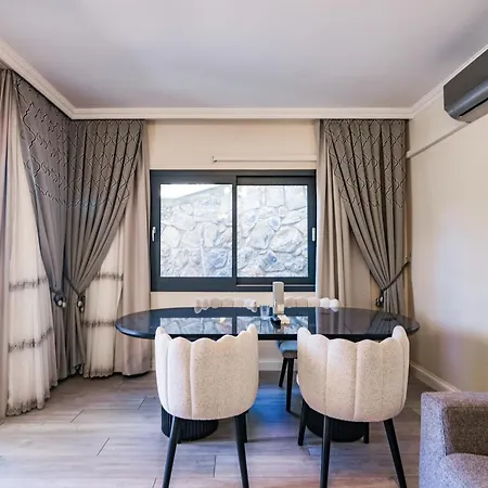 Kızılağaçta özel Havuzlu Geniş Bahçeli Lüks * Bodrum